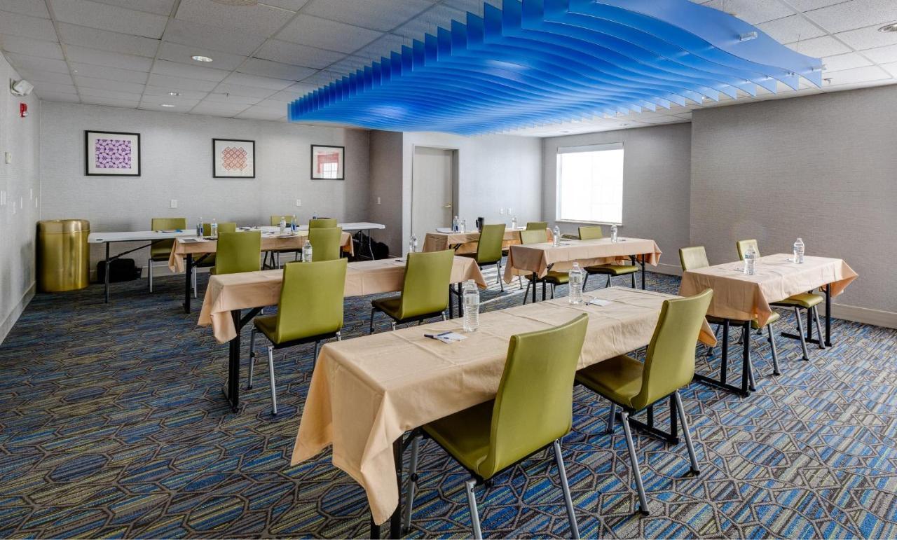 Holiday Inn Express & Suites Ashtabula-Geneva By Ihg Austinburg Екстер'єр фото