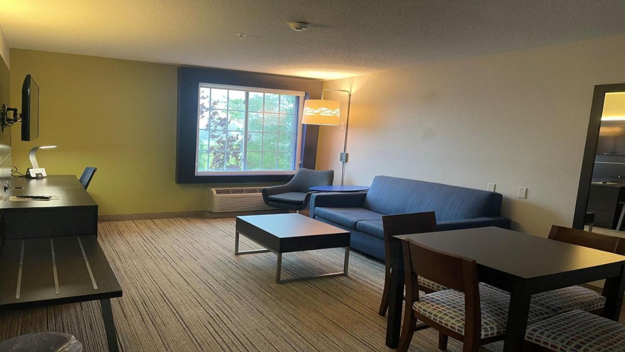 Holiday Inn Express & Suites Ashtabula-Geneva By Ihg Austinburg Екстер'єр фото