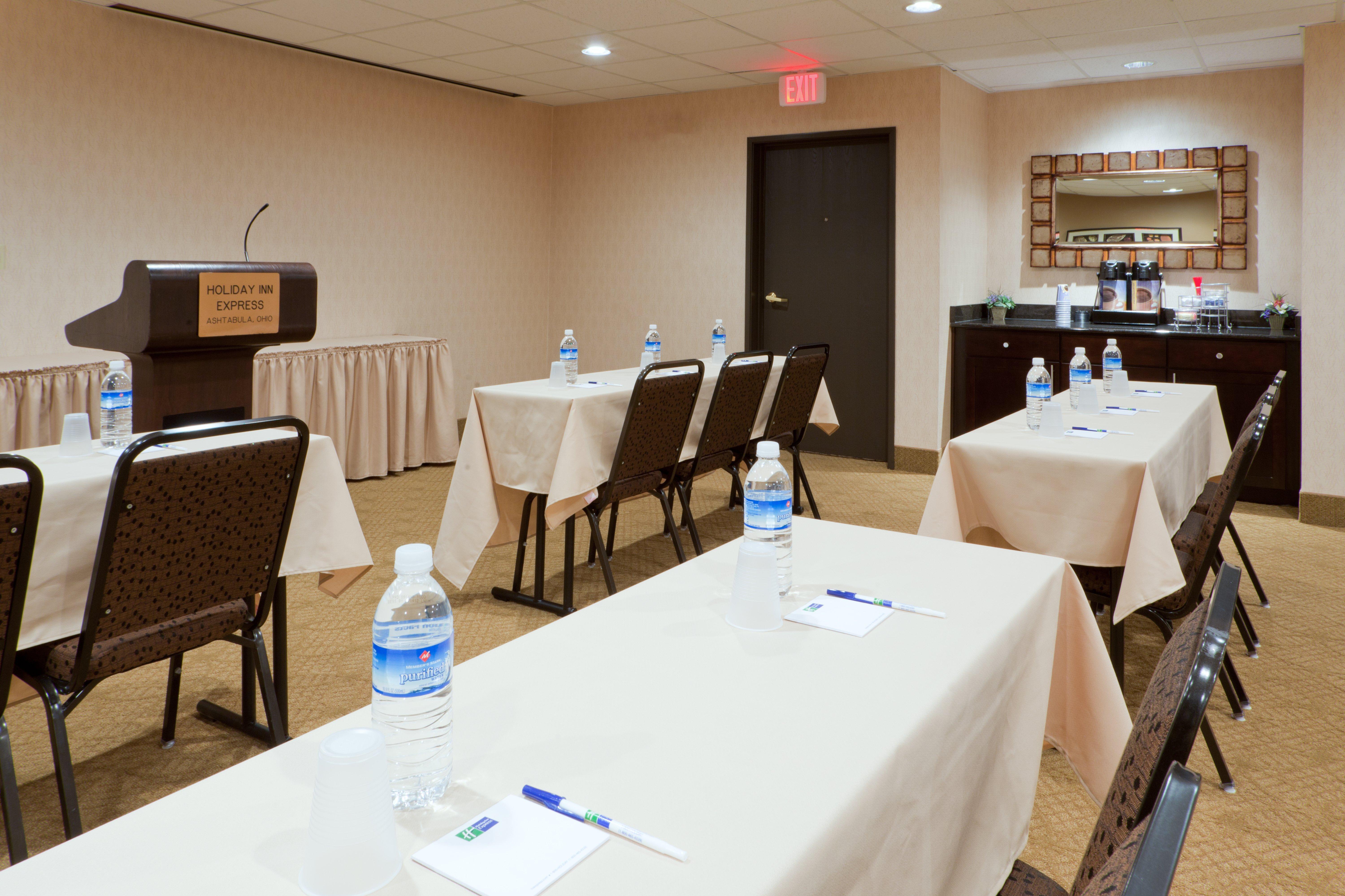 Holiday Inn Express & Suites Ashtabula-Geneva By Ihg Austinburg Екстер'єр фото