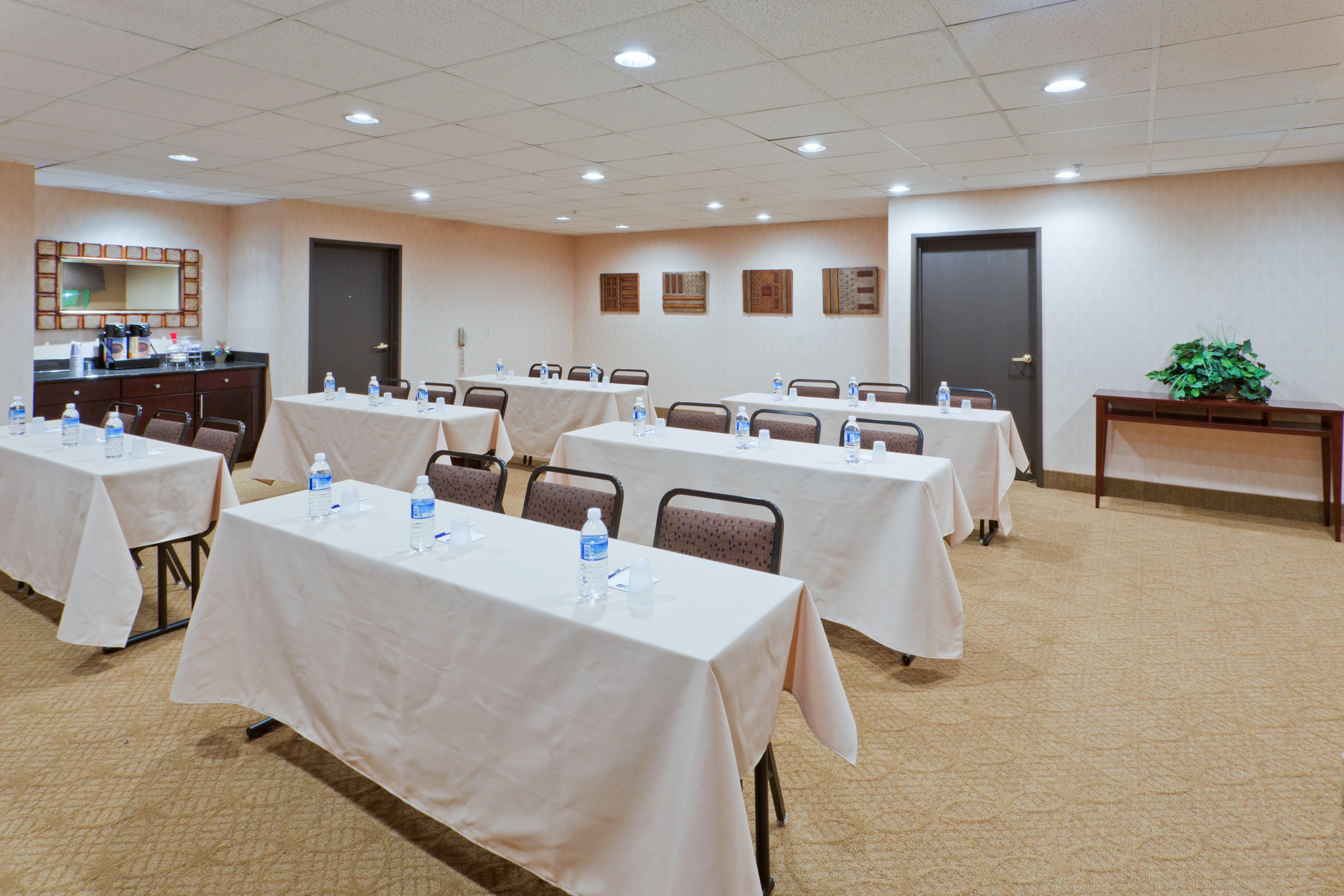 Holiday Inn Express & Suites Ashtabula-Geneva By Ihg Austinburg Екстер'єр фото