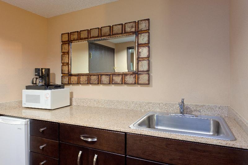 Holiday Inn Express & Suites Ashtabula-Geneva By Ihg Austinburg Екстер'єр фото
